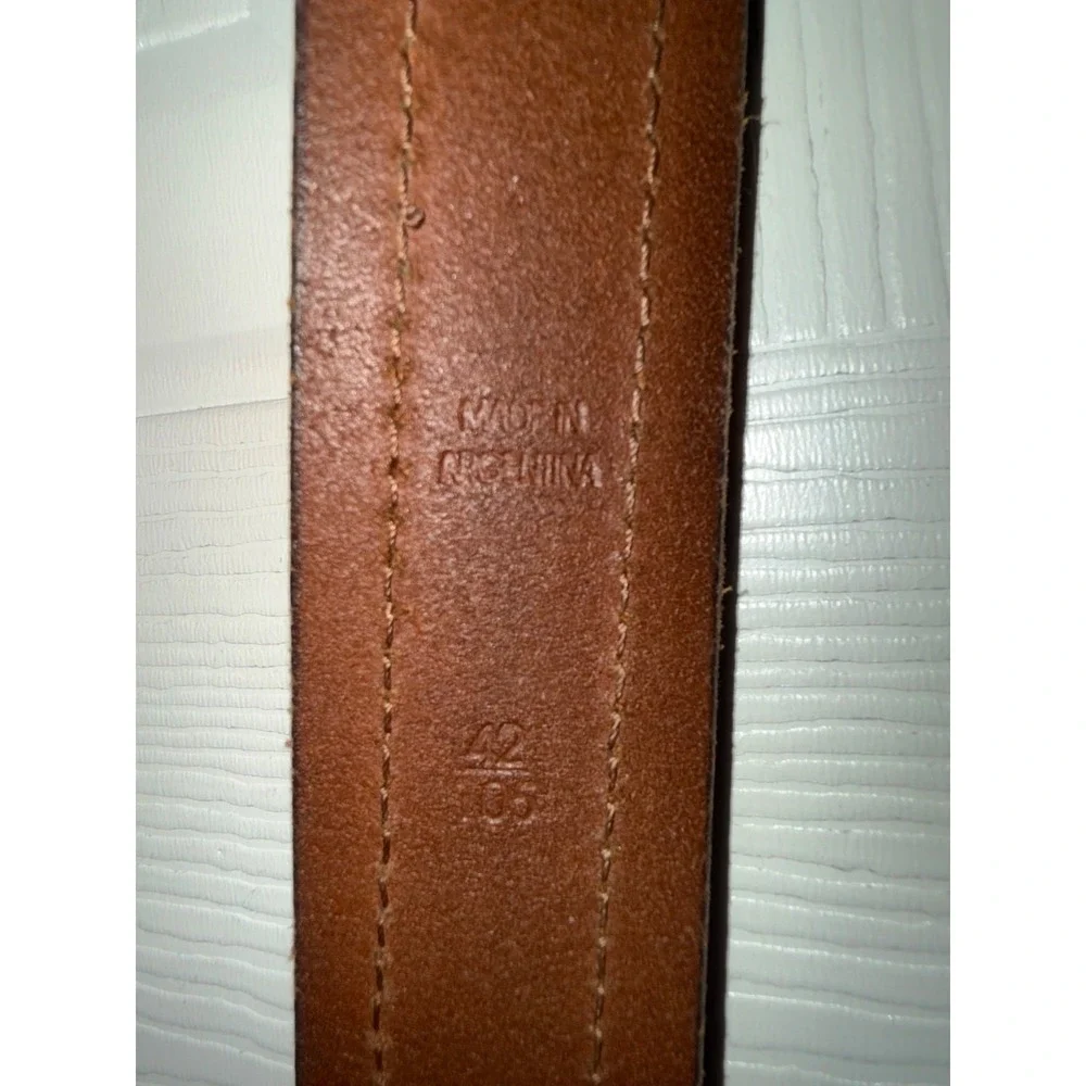 LAUREN Ralph Lauren Leather Belt Featuring A Stirrup-Inspired Design Size 42‎